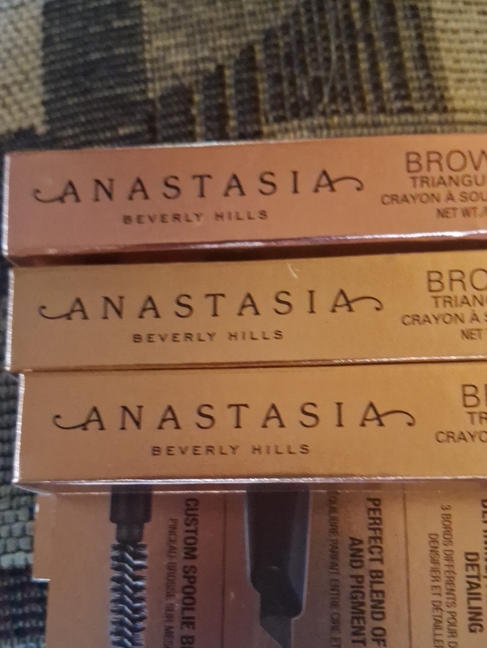 Brow Definer Trio Dark Medium Brown
